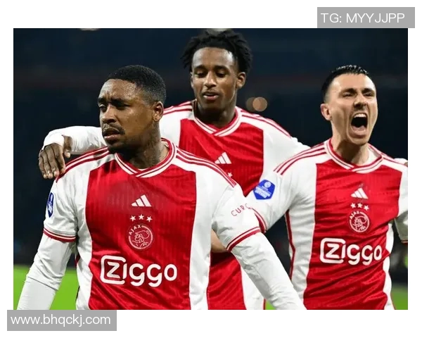 阿贾克斯与拜仁激战正酣谁能在欧冠赛场上笑到最后